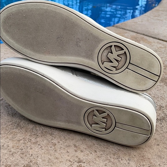 Michael Kors sneakers silver navy women’s size 7.5 - Picture 8 of 10